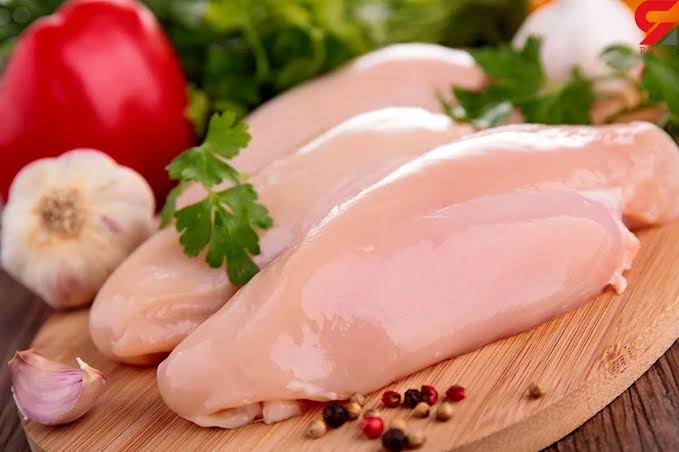 قیمت مرغ بازار، ارزان‌تر از نرخ تعادلی است/صادرات گوشت مرغ آغاز می‌شود