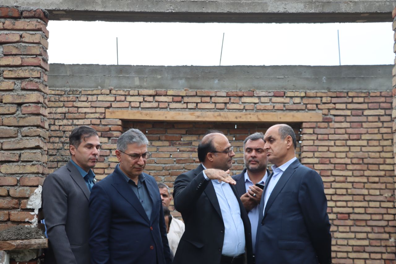 استاندار گیلان از روند مرمت اسلحه‌خانه میرزا کوچک‌خان در گوراب‌زرمیخ بازدید کرد