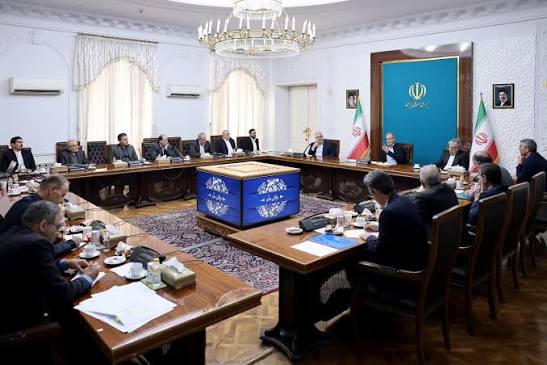 پزشکیان: اجازه نمی‌دهیم تولید گاز و برق کشور در زمستان با مشکل مواجه شود/ مدیران استان‌ها نباید برای حل همه مسائل منتظر تصمیم‌گیری در تهران بمانند