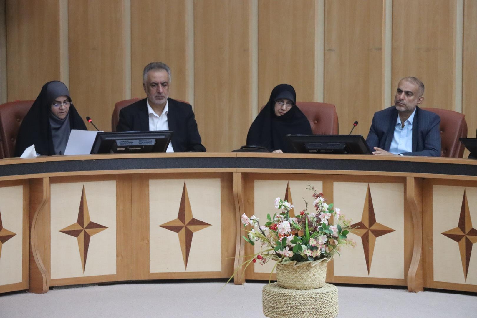 ۱۰۰ هزار نیروی دولتی، ظرفیتی بزرگ برای توسعه گیلان/ روش‌های گزینش متناسب با شرایط روزآمد شود+تصویر