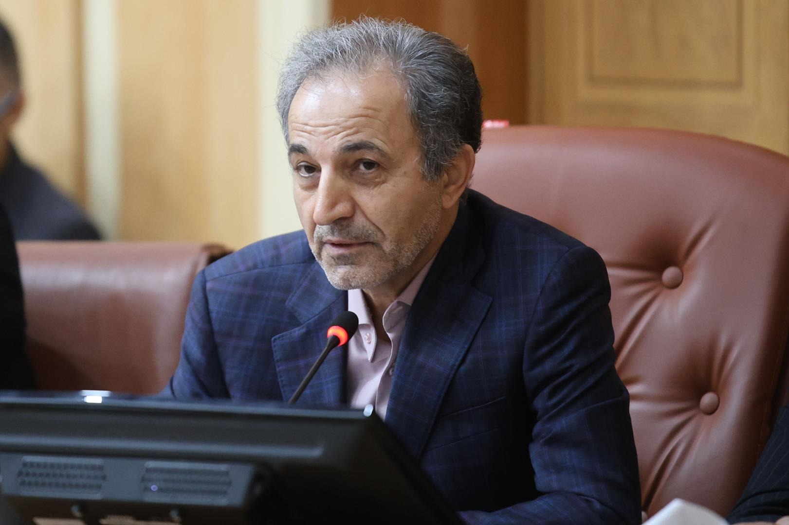 ۱۰۰ هزار نیروی دولتی، ظرفیتی بزرگ برای توسعه گیلان/ روش‌های گزینش متناسب با شرایط روزآمد شود+تصویر