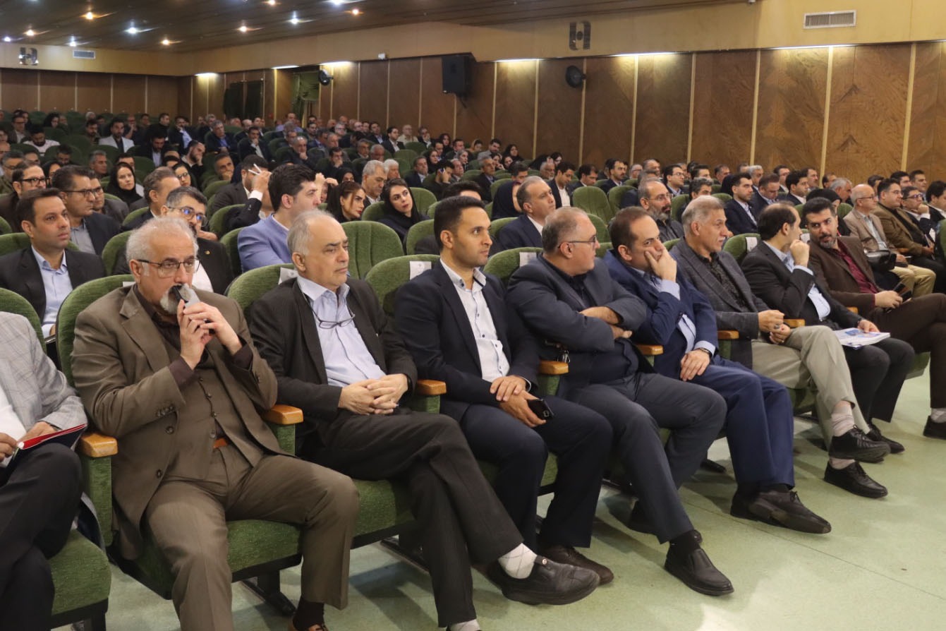 لزوم کاهش فاصله میان منابع جذب شده و تسهیلات پرداختی+(تصاویر)